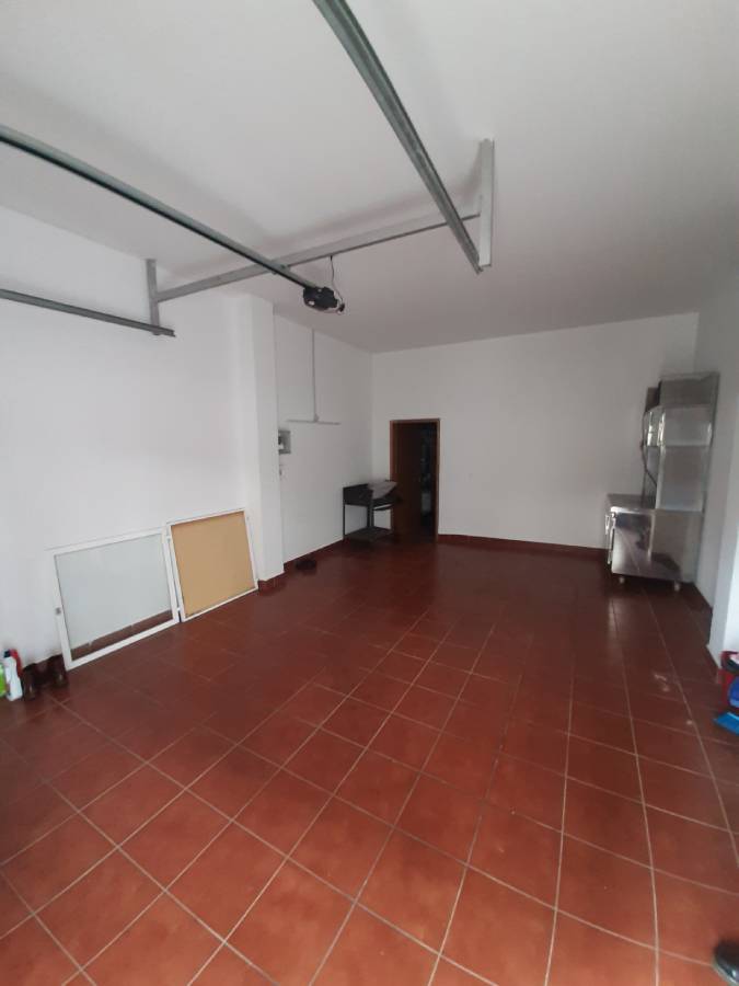 Ampliación local comercial en Cambre