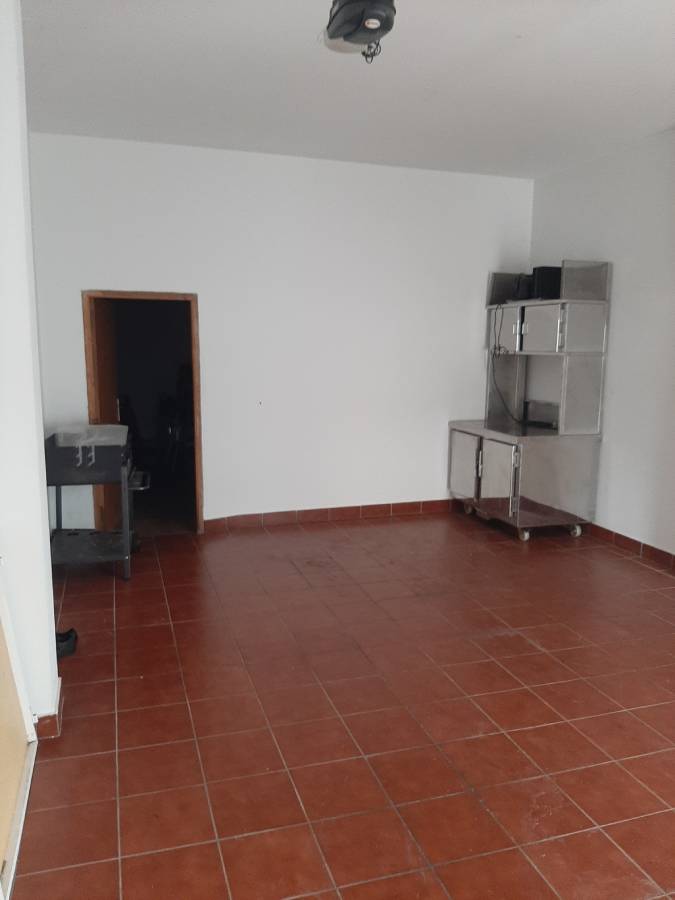 Ampliación local comercial en Cambre
